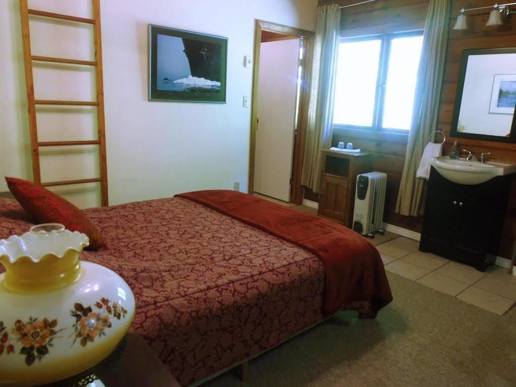 Alert Bay Lodge Luaran gambar