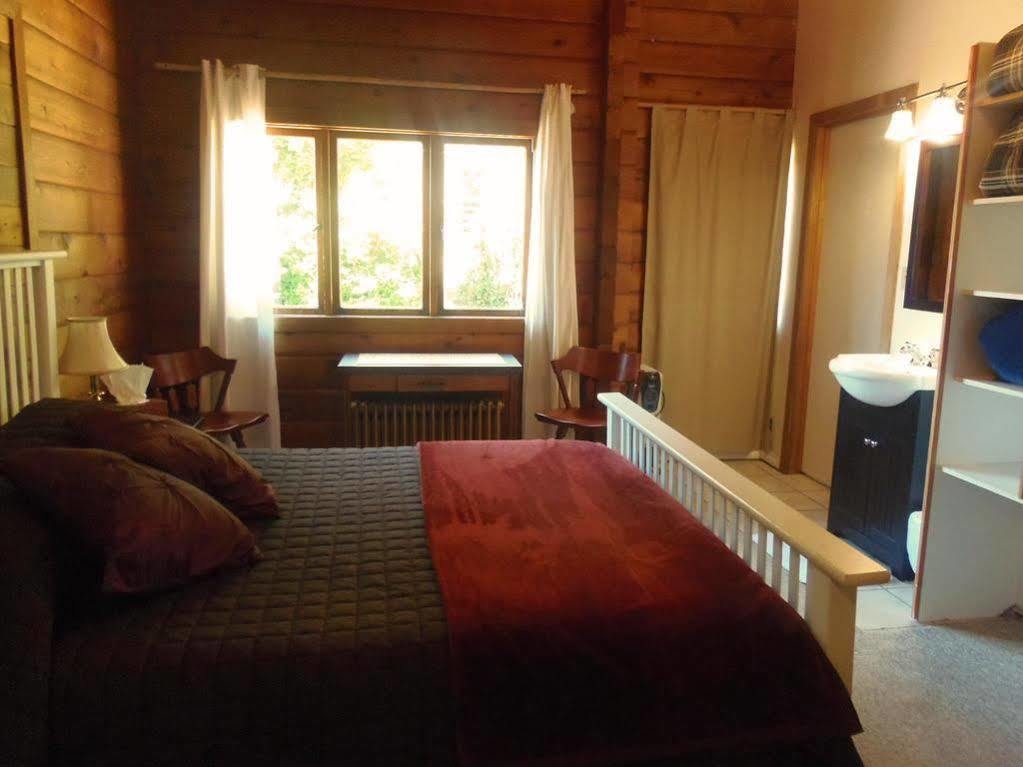 Alert Bay Lodge Luaran gambar